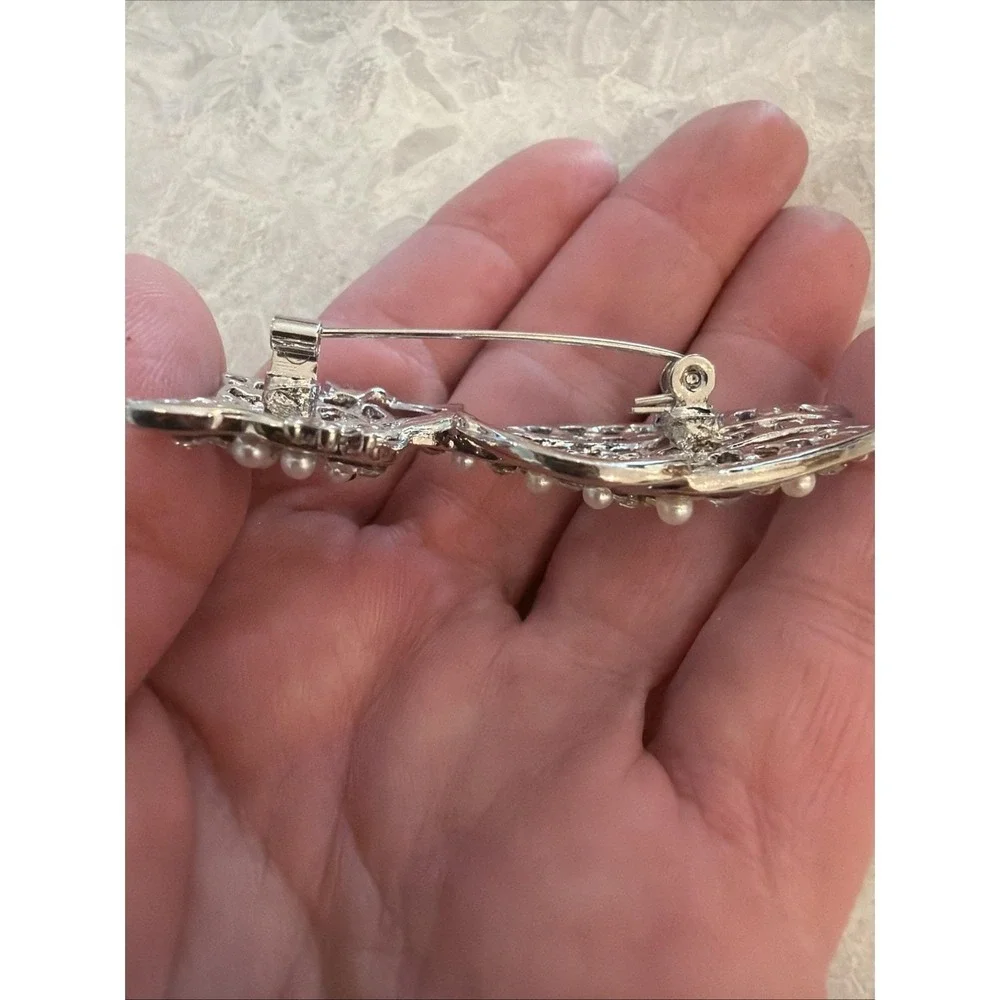 Vintage Style Silver Rhinestone Cat Brooch